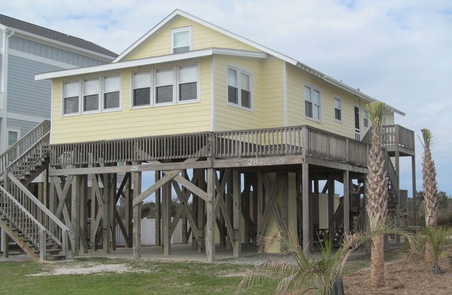 Charming Oceanfront Cottage on Holden Beach-open dates in September & October!