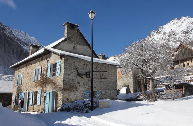Charming old stone cottage in the heart of the mountains in the Ecrins