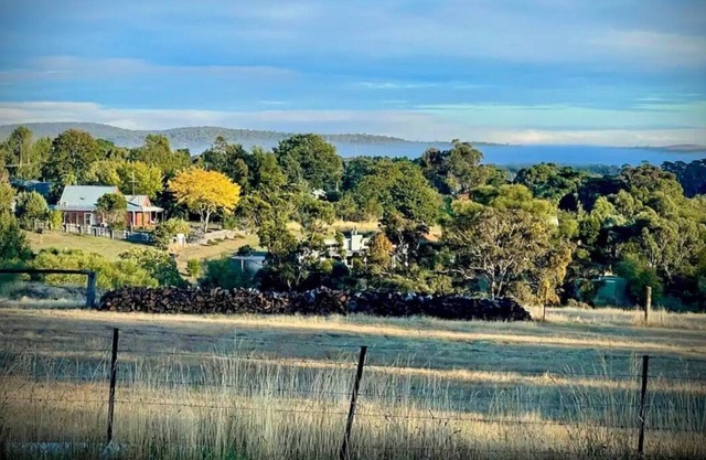 Charming pet friendly home in Hepburn Springs