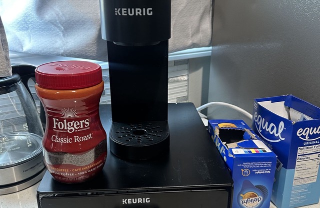 Charming Ranch style 2-bedroom house in El Monte with AC, WiFi and parking.