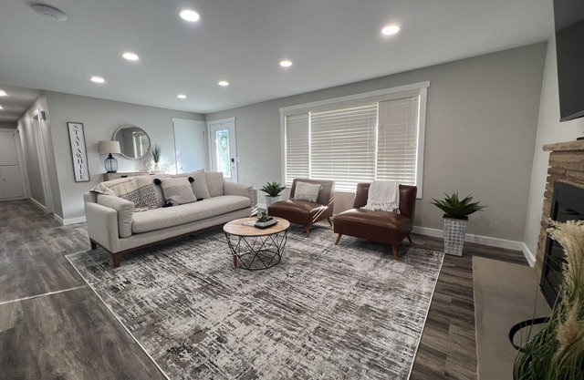 Charming Remodeled 5BR w/Game Room, Fast Wi-Fi, & Great Salt Lake Location