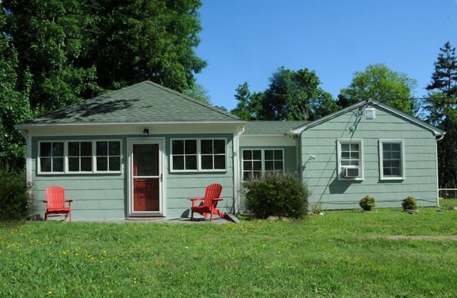 Charming, Renovated Island Cottage - Shelter Island License #: 012-2017