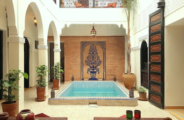 * Charming Riad B&B Medina Marrakech. Exclusive or room !. Pool, internet, staff *
