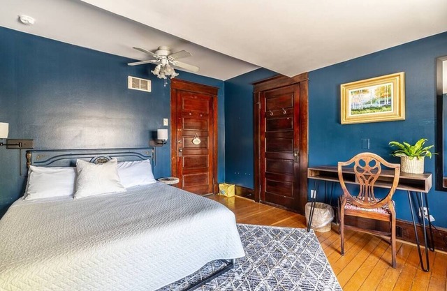 Charming Room in Historic BnB with Parking - Rm 7