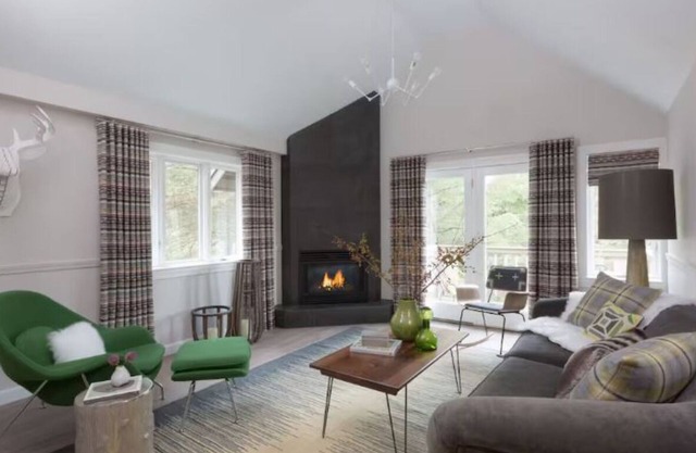 Charming Room Near Craft Beer Spots | Dining for Perfect Stowe Village Escape