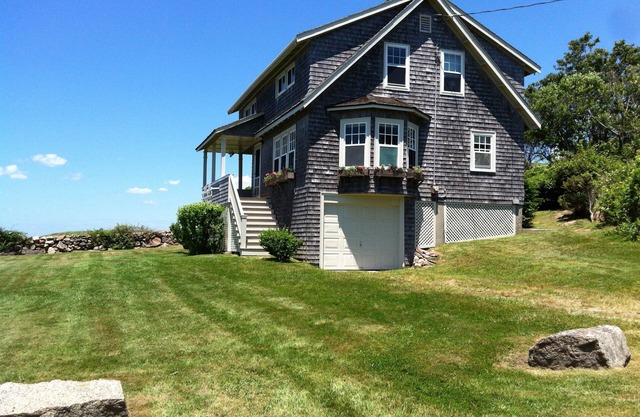 Charming Seaside Cottage with Fabulous View