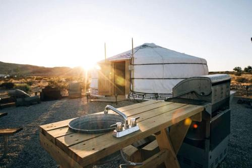 Charming Stargazing Yurt near Joshua Tree National Park, California