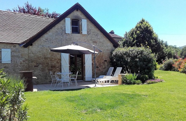 Charming stone cottage for é people