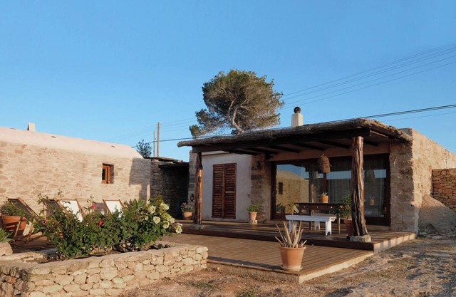 Charming, stone, overlooking Ibiza, 1,200 m2 of private land