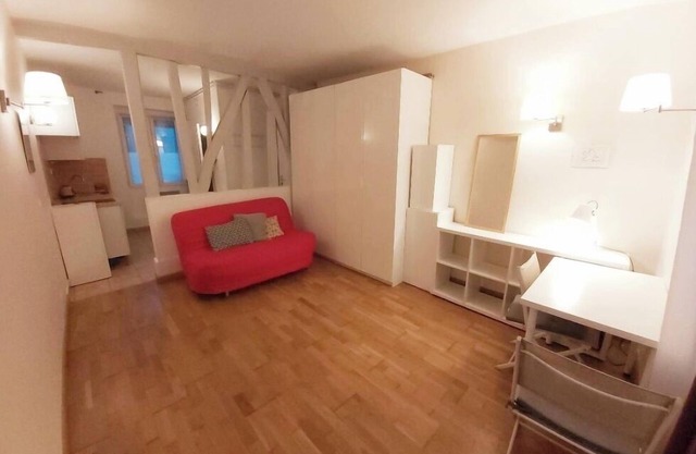 Charming studio, bright and quiet, fully equipped. 2 min. metro Saint-Mandé line 1.
