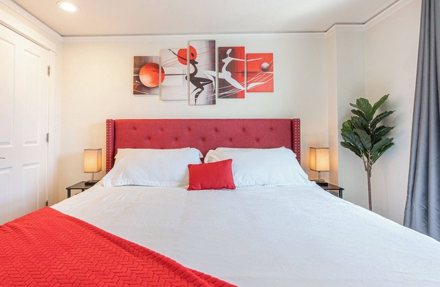 Charming Studio Near University of Oregon with Fast Wi-Fi and Parking!