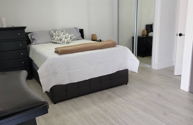 Charming studio with AC and WiFi in superb 10 min from UCF. Airport. Downtown