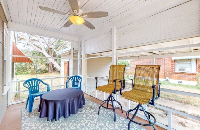 Charming sun-filled home - screened-in patio