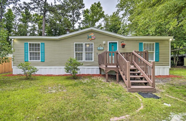 Charming Supply Home Less Than 2 Mi to Holden Beach!