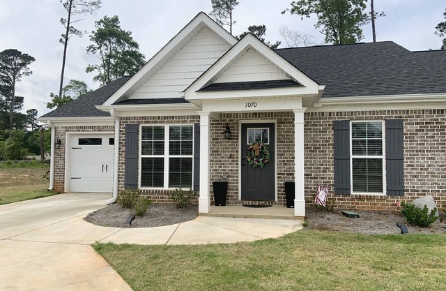 Charming Townhome for Rent Master’s Week