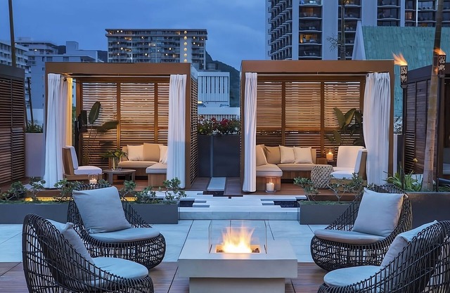Charming Tropical Getaway! 3 Modern Units, 2 Onsite Restaurants, 2 Bars, 2 Pools