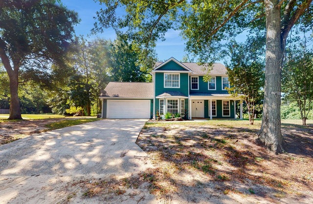 Charming Two Story home w/Gulf Views, Pier & Boat Ramp within walking distance