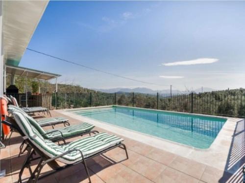 Charming Villa with Private Pool, cleaning included