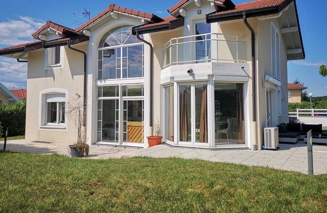 Charming villa near lake Geneva