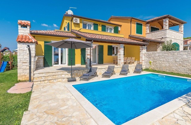 Charming Villa Maria Villanova with a swimming pool