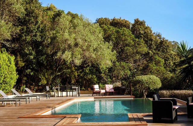 Charming villa with infinity pool & panoramic view of the sea & Corsican scrubland