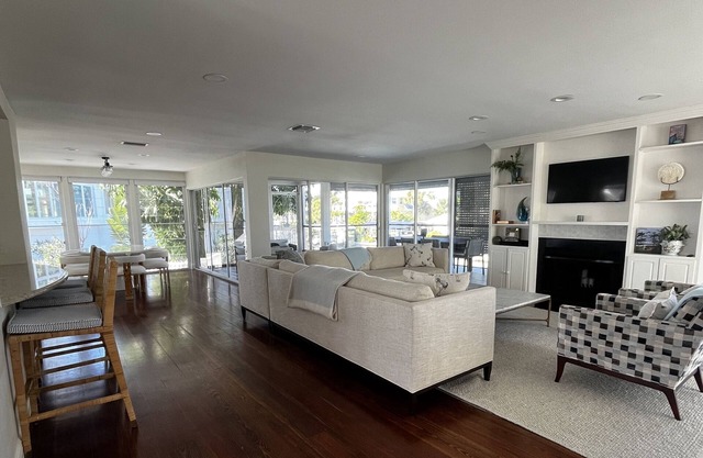 Charming Waterfront in town Paradise in Boca Grande with Boat Dock and Pool!