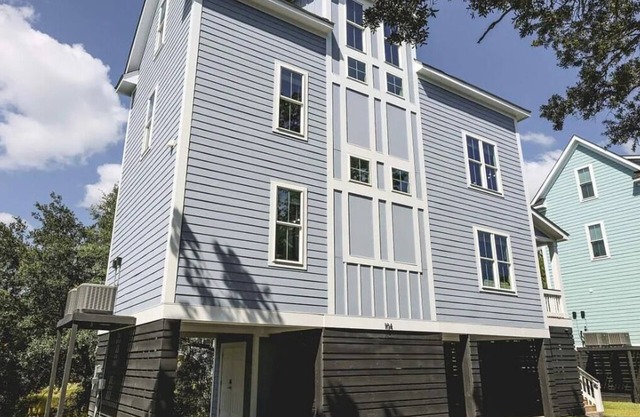 Chateau Papillon-Elegant 5BR Beach House-Steps from the Beach