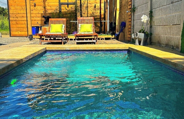 Cheap Hotel in Jaco Kitchen+Pool+Gym+Pickleball