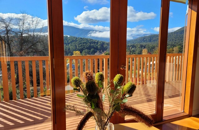 Cheeky school holiday getaway - Spring Special at Robley Views!
