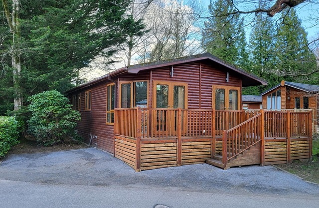 Cheerful 3 bedroom Lodge At White cross Bay Windermere