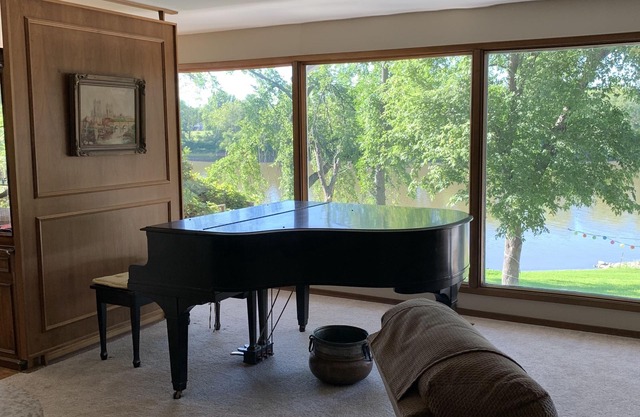 Cheerful 4 bedroom house in St. Vital on the Red River