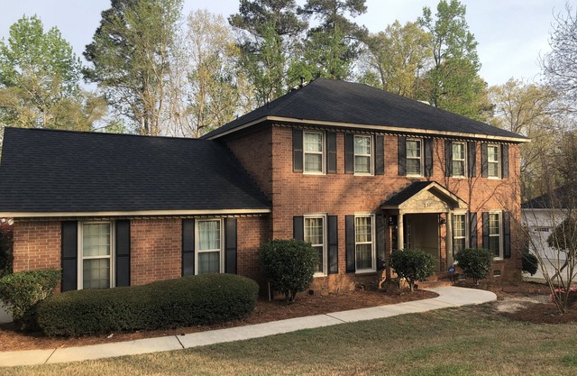 Cheerful 4-bedroom residential home