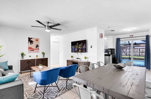 Cheerful 4 Bedrooms house with Pool and Game Room