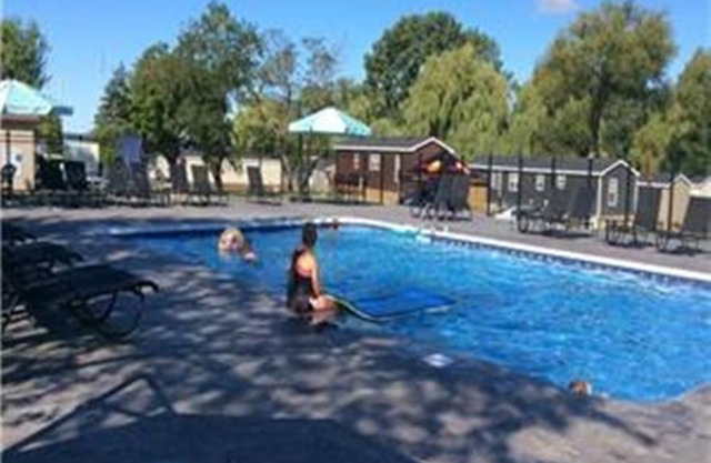 Cherry Beach Cottage - Sandbanks Cottage Rental