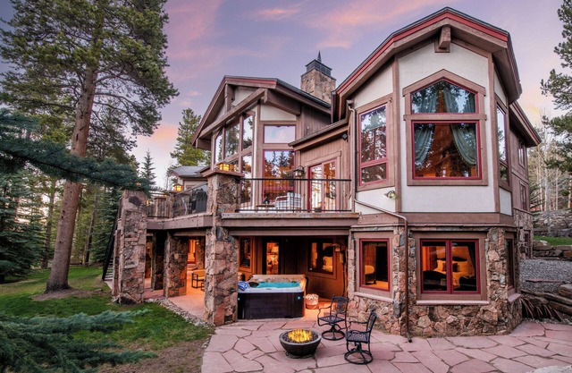 Cherry Ridge by AvantStay | Incredible Mountain Mansion w/Game Room, Hot Tub