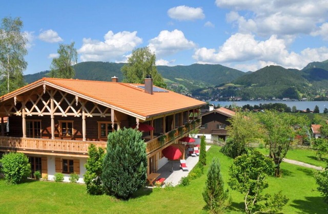 Chestnut in chalet Bergerhöh