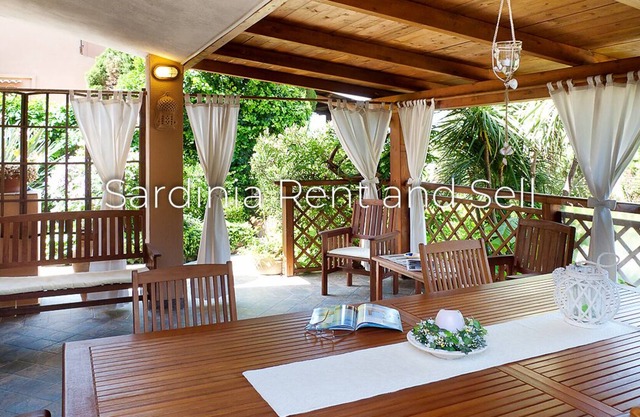 Chia, 100 meters from the sea, 4 persons, air conditioning, patio, terrace