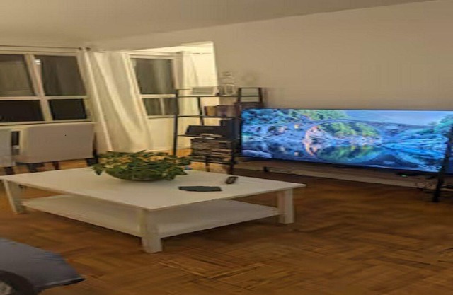 Chic 1-bedroom apartment in fabulous Toronto with AC, WiFi