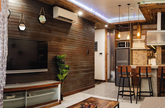 Chic 1BR Retreat: Steps to Rasfannu Beach & Malé’s Best