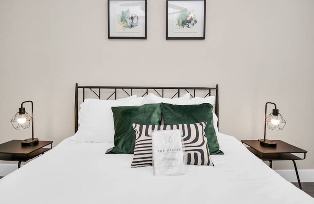 Chic and Comfortable 1 Bedroom