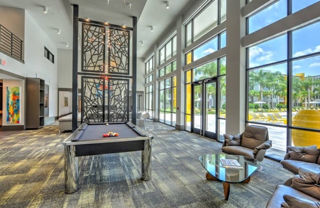Chic Contemporary Apt on 1st Floor W/Garage Parking