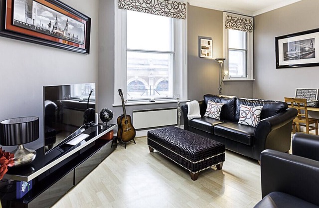 Chic Farringdon Flat