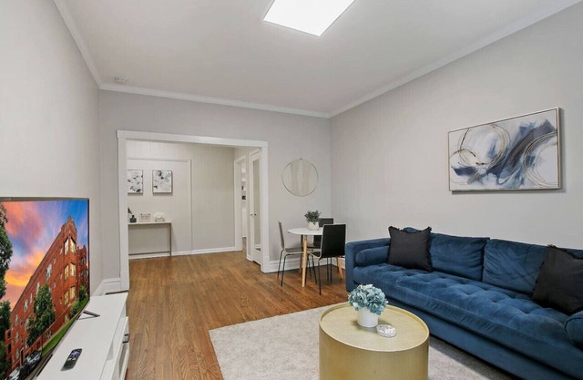 Chic & Fully Furnished 2BR Apartment