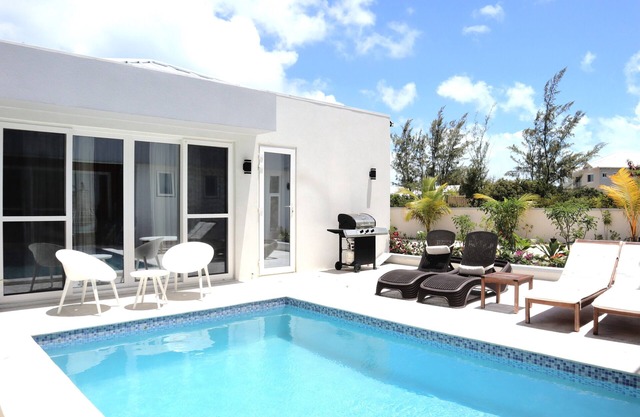 Chic Getaway Modern Villa/pool, nearby Sunset beach, June Spl. Discount