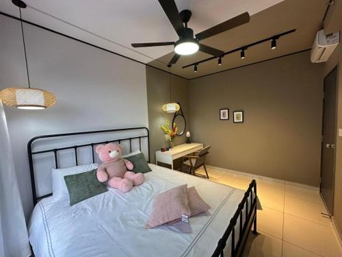Chic Homestay with Mini Cafeteria at Gamuda Garden