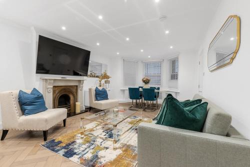 Chic Kensington Residence