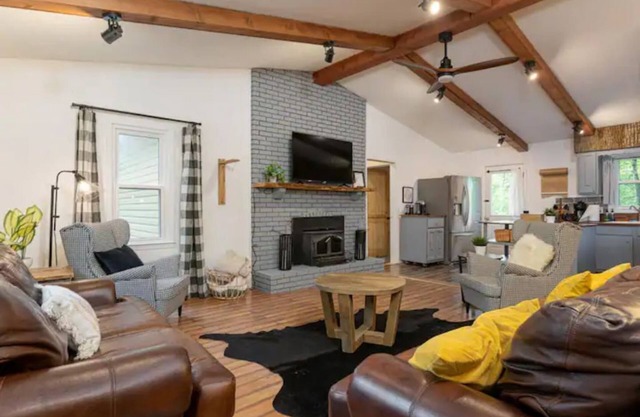Chic Modern Mountain Hideaway
