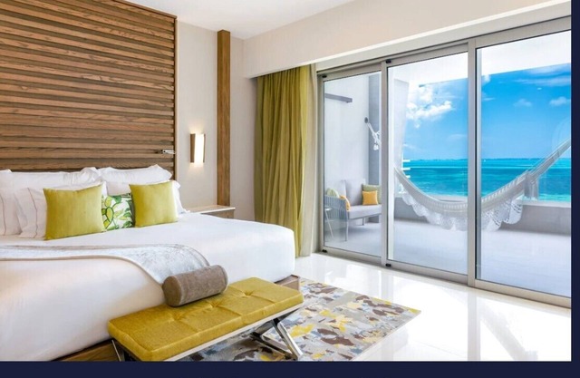 Chic resort with 1 bedroom and WiFi, AC in beautiful Cancun