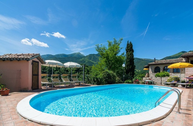 Chic Rural Escape – Pool