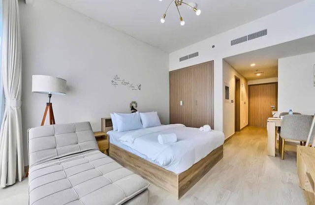 Chic Studio in Azizi Riviera with Modern Amenities